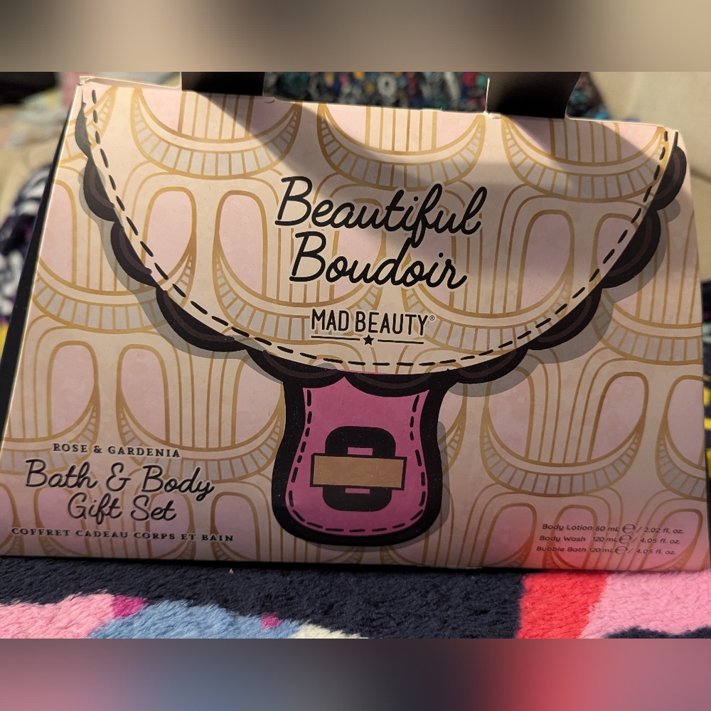 Beautiful Boudoir Bath & Body Gift Set - Picture 1 of 6